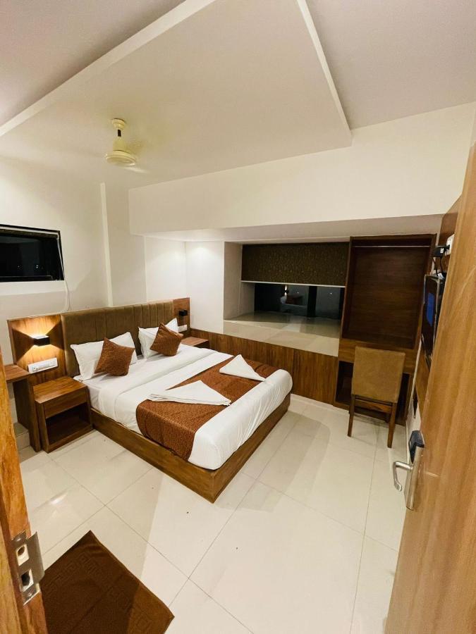 Hotel Black Burn مومباي المظهر الخارجي الصورة